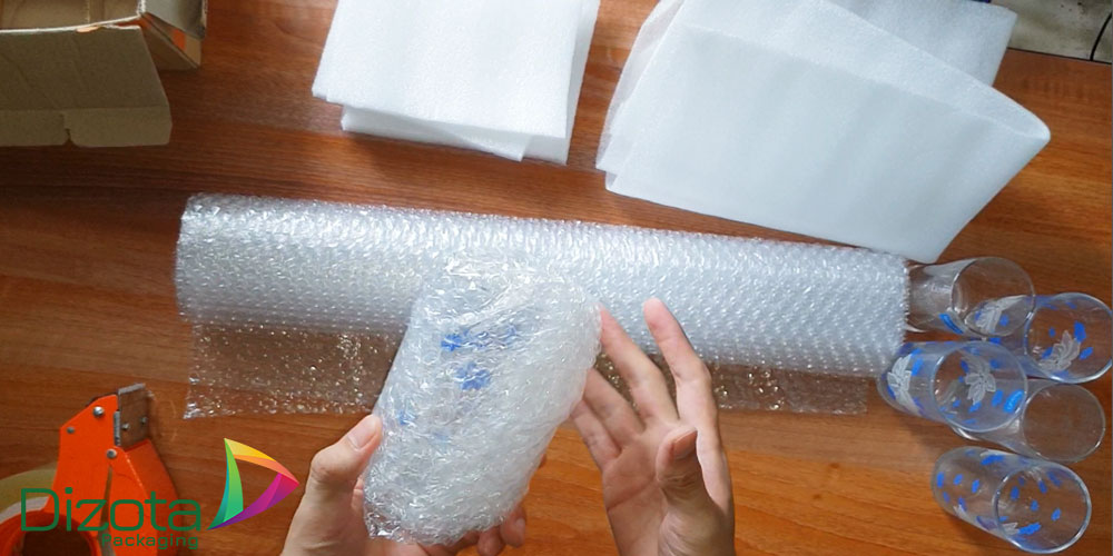 Bọc hàng dễ vỡ bằng xốp khí
