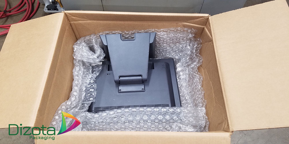 Bảo vệ chiếc màn hình máy tình bằng xốp khí