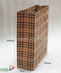 Túi giấy Kraft có quai 20x15x6cm