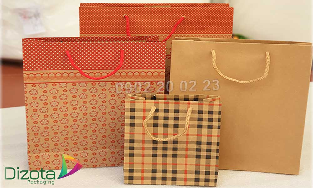 Túi giấy xi măng có quai 20x15x6 in kẻ sọc