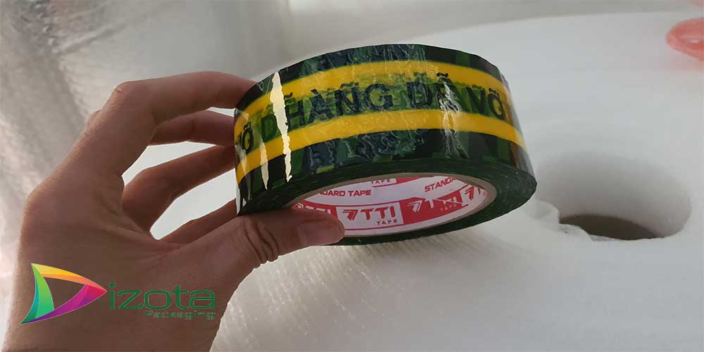 Cuộn băng keo hàng dễ vỡ xin nhẹ tay