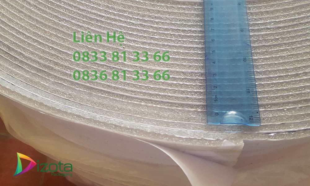 Xốp tráng bạc 20mm có keo dính 