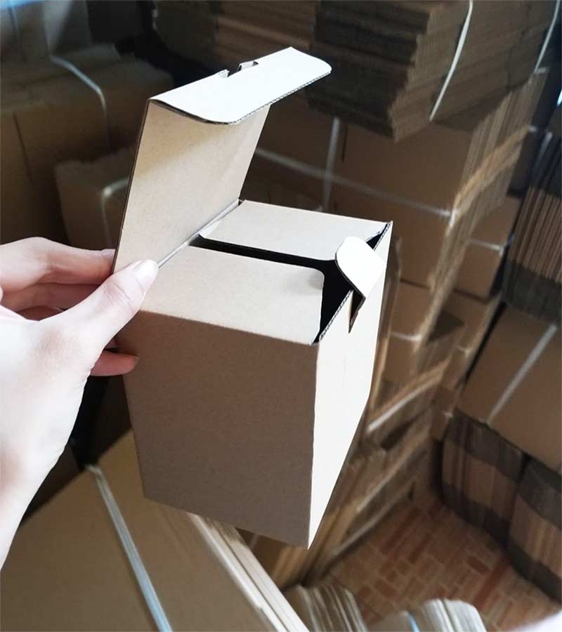 Hộp ship COD có lắp khoá