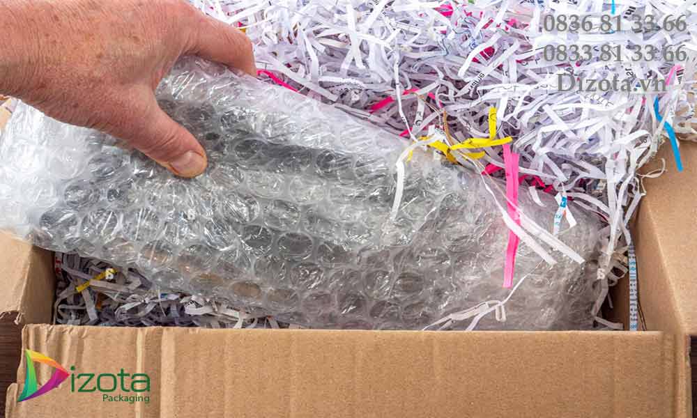 Gói hàng bằng xốp hơi chống sốc