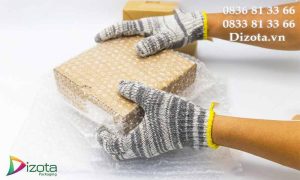 Gói hàng dễ vỡ bằng xốp bọt khí